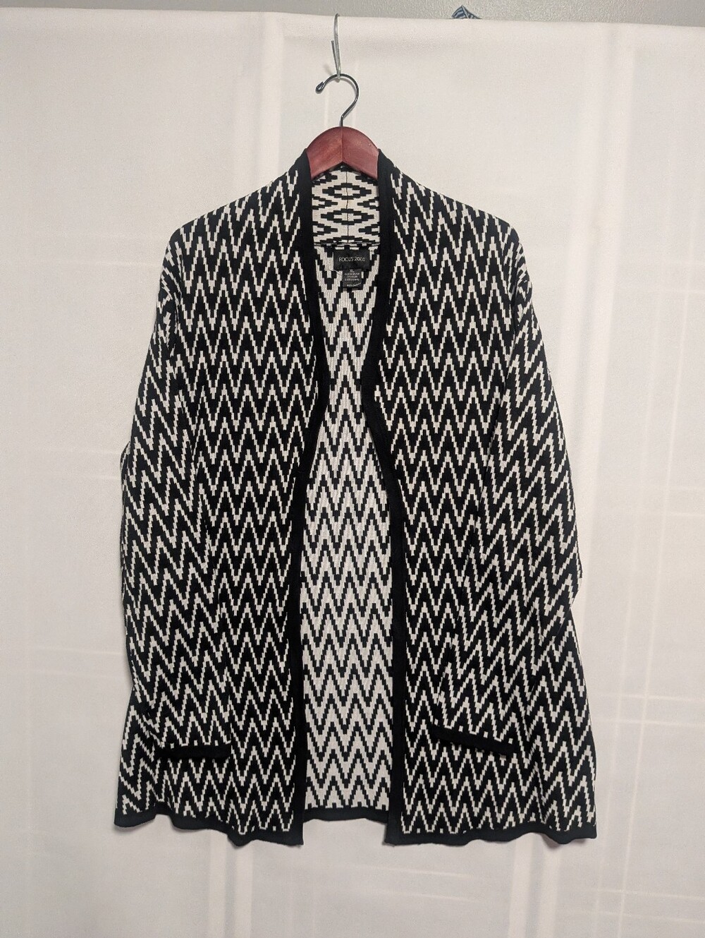 Focus 2000 Chevron Black and White Striped Lightweight Cardigan Sweater